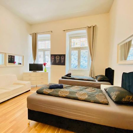 Cozy Studio Lg Apartment Wina Bagian luar foto