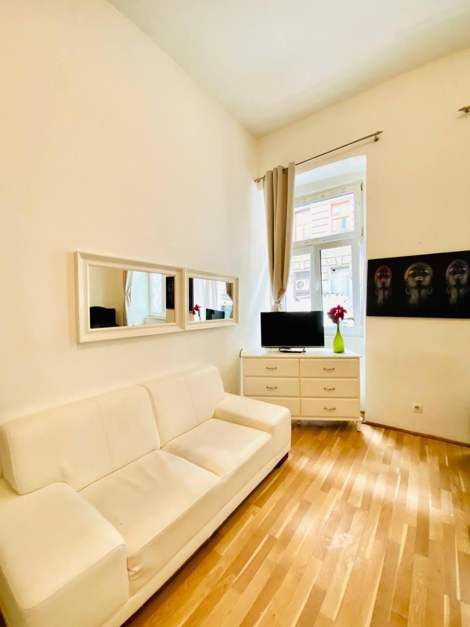 Cozy Studio Lg Apartment Wina Bagian luar foto