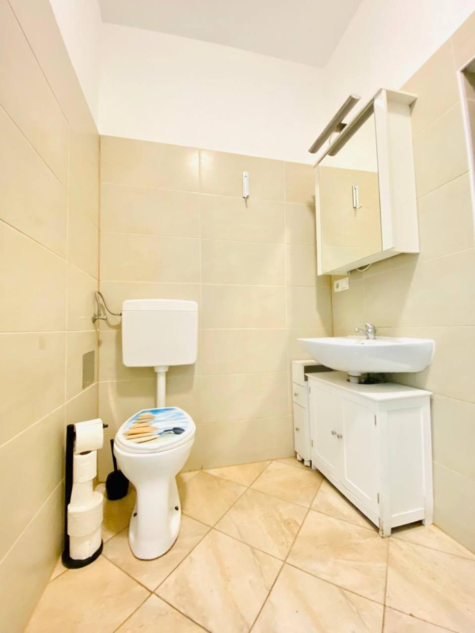 Cozy Studio Lg Apartment Wina Bagian luar foto