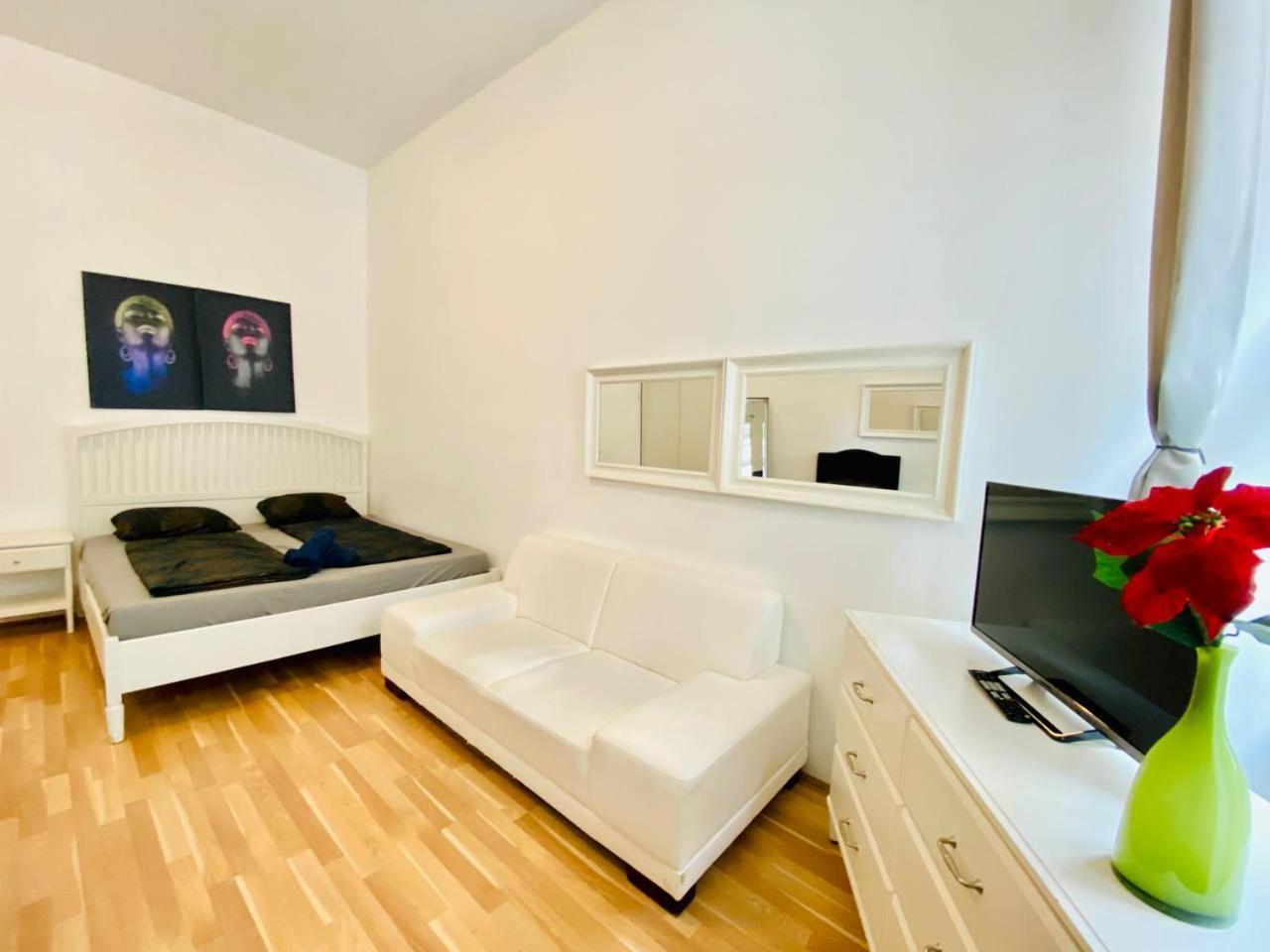 Cozy Studio Lg Apartment Wina Bagian luar foto